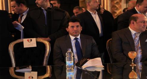 وزير الرياضة يبحث إجراءات إعادة اللاعبين المصريين المتواجدين بالخارج